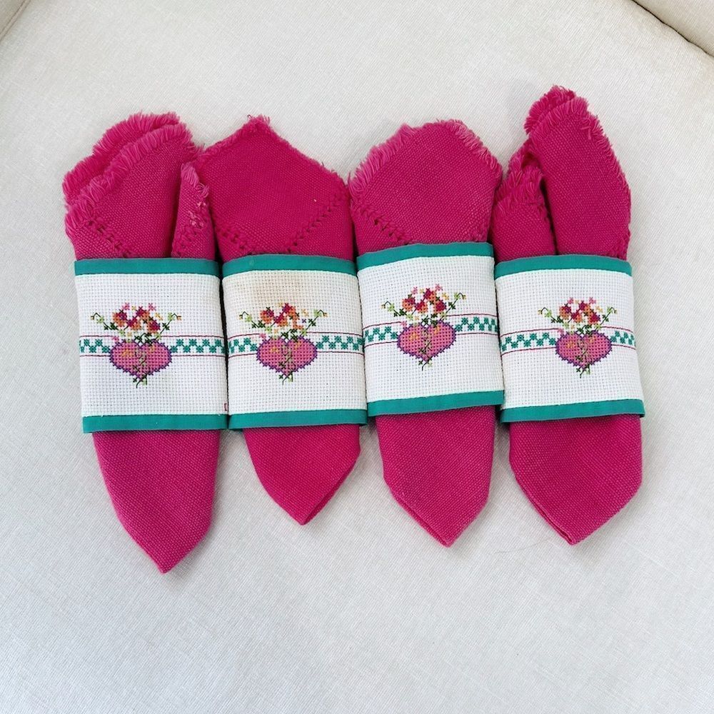 ✨3/$10✨ 90’s Vintage Pink Heart Embroidered Napkins
